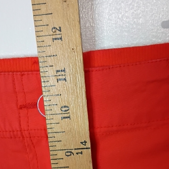 Tribal Bold Red Shorts Size 4 Mid Length Mid Raise Mom Shorts Preppy - Picture 3 of 8